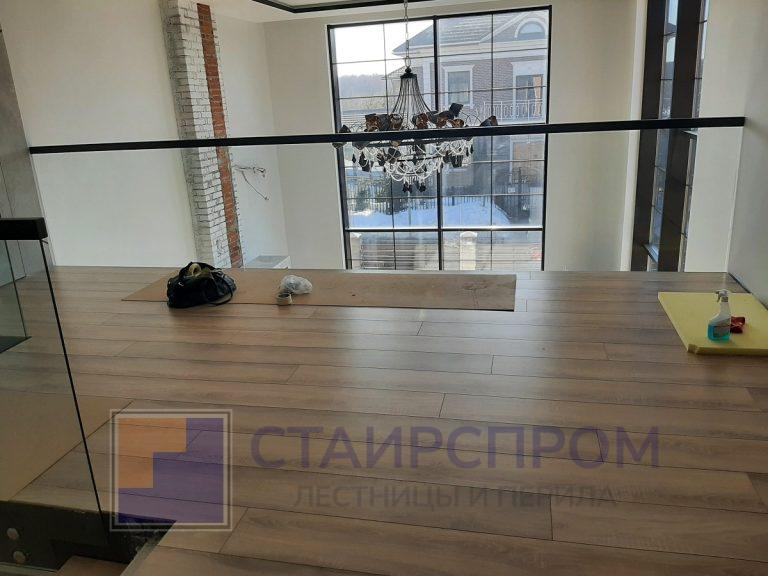 Стеклянные ограждения второго света