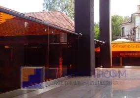 Самонесущие стеклянные ограждения в профиле из нержавейки для террасы